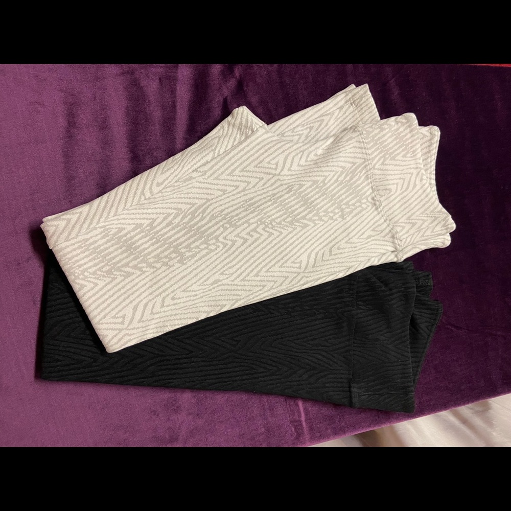 2 PAIR KORAL ACTIVEWEAR Leggings